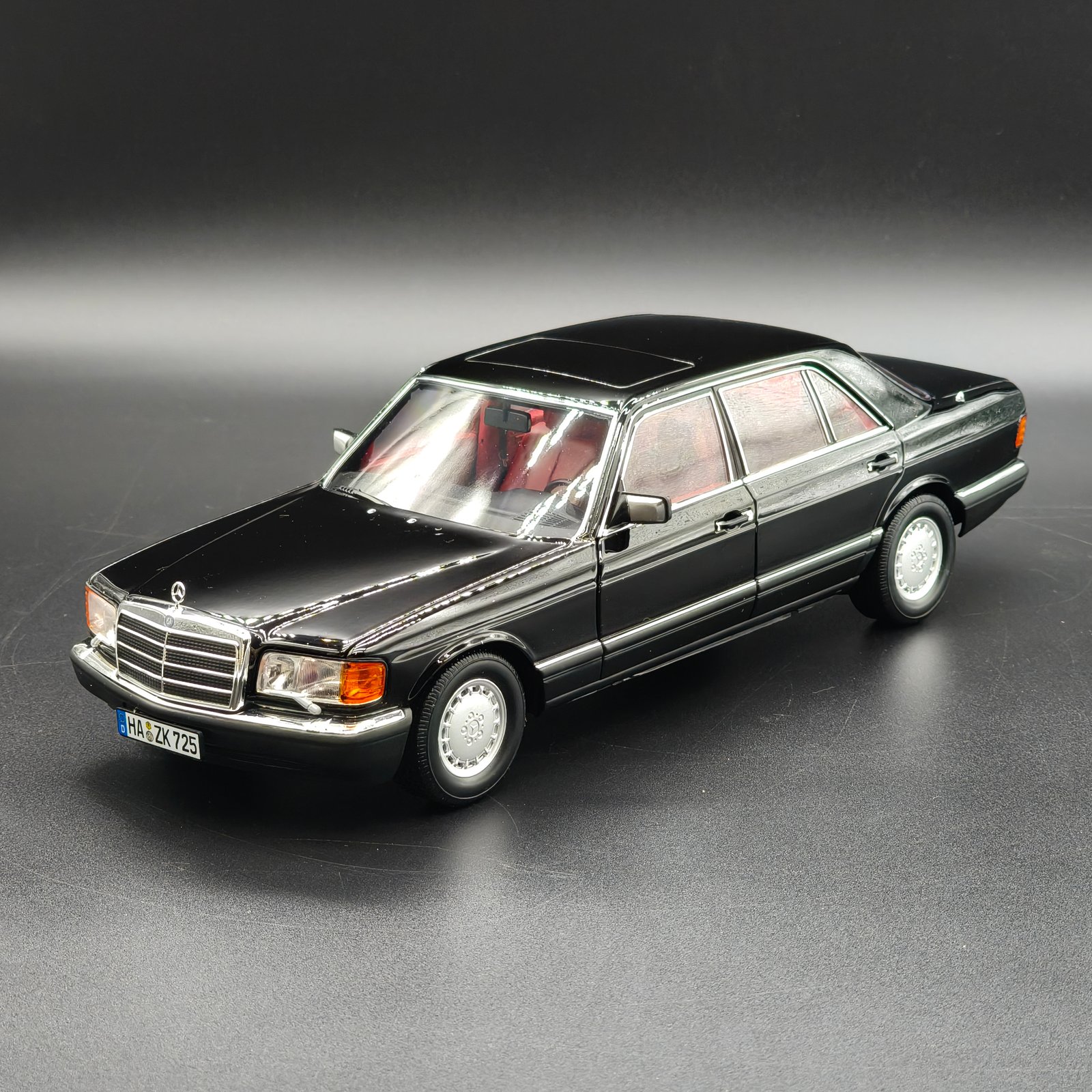 Mercedes W126 560 SEL 1991 1:18